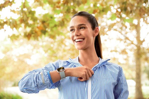 Fitbit’in en akıllı sağlık ve fitness arkadaşı!