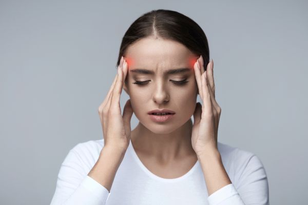 Baş ağrısını tetikleyen 5 neden ve ağrıya karşı korunmak için 8 önlem
