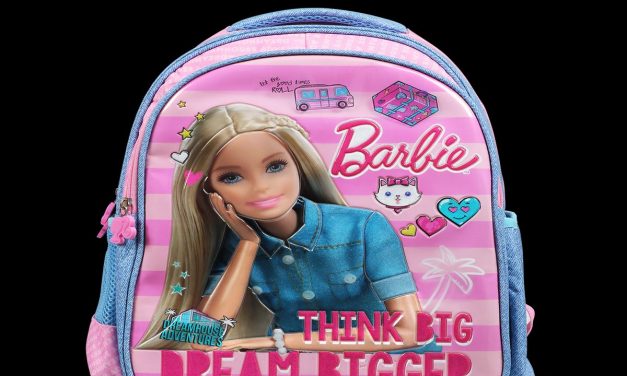 Barbie öğrencilerin okula dönüş heyecanına ortak oluyor