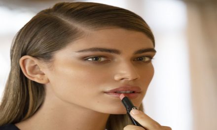Armani beauty, Valentina Sampaio’nun, markanın en yeni yüzü olduğunu duyurdu