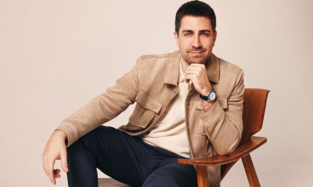 Nautica’nın yeni marka yüzü başarılı oyuncu Çağlar Ertuğrul oldu