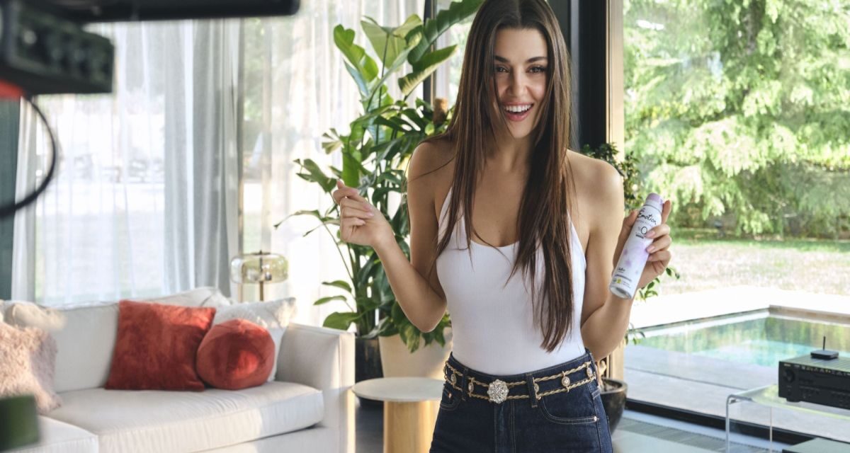 Emotion ve Hande Erçel’den “Miyys Gibi” bir yaz: Joyous ve Gold Bliss ile kelebek etkisi başlıyor