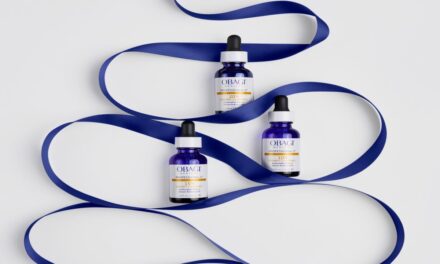 Obagi Professional-C serisi, cilt tonunu aydınlatmaya ve eşitlemeye, ince çizgilerin ve kırışıklıkların görünümünü azaltmaya yardımcı oluyor