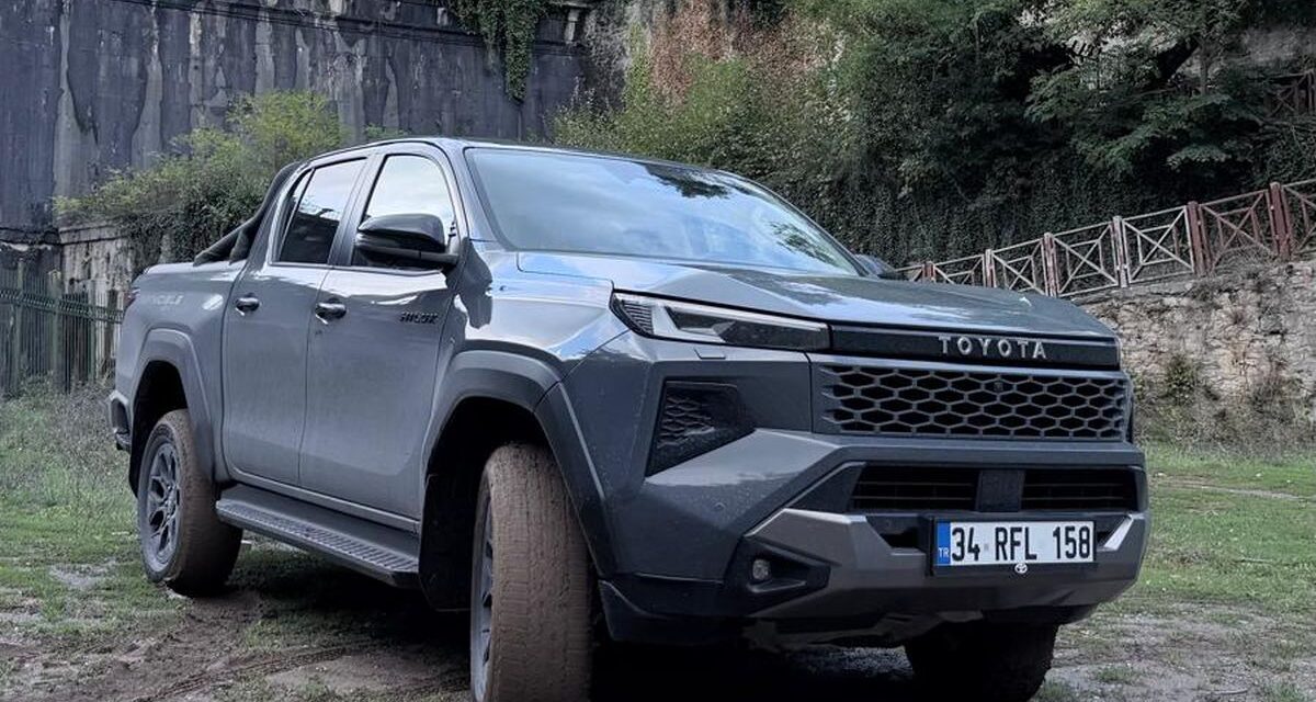 1.50 BOY, 5 METREDEN FAZLA HILUX: BU İLİŞKİ NASIL YÜRÜYECEK?