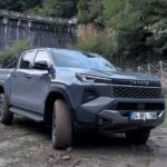 1.50 BOY, 5 METREDEN FAZLA HILUX: BU İLİŞKİ NASIL YÜRÜYECEK?